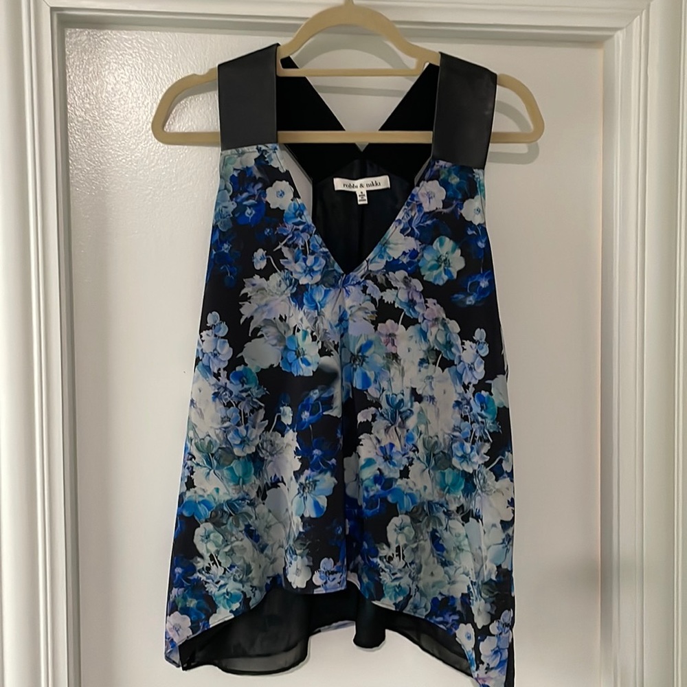 Robbi & Nikki floral top with leather straps